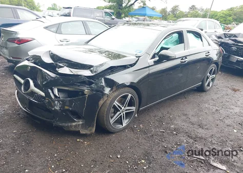 2020 Mercedes-Benz A 220 4Matic z USA, uszkodzony, nr VIN W1K3G4FB4LJ202188